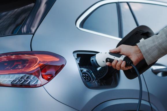 Installation de prise de recharge pour véhicule électrique